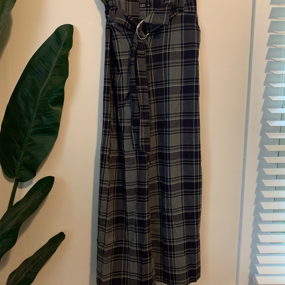 7th Avenue New york and Company pants
